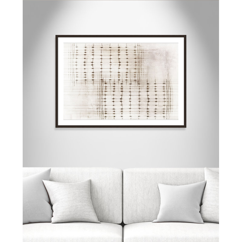«Intersecting Lines in Quiet Neutralité I - Version paysage» par , Noyer à grain ouvert, L 41,5 po x H 29,5 po, Imprimé mat