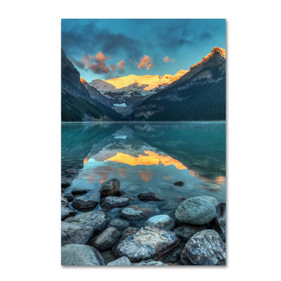 Art mural sur toile tendue - "Lake Louise Sunrise" par Pierre Leclerc pour décoration de salon, de chambre à coucher ou de bureau - 22 x 32