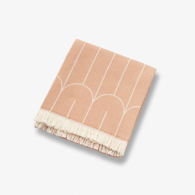 Scales Throw, Peach