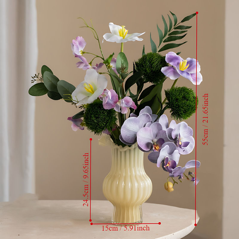 Arrangement d'orchidées dans un vase