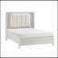 Grand lit à finition blanc antique avec tête de lit rembourrée à DEL avec meubles de chambre à coucher modernes 1pc, façades en roseaux