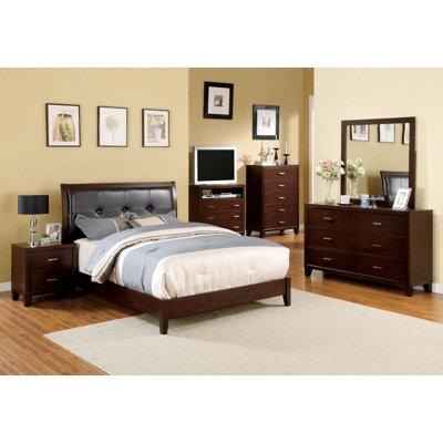 Carpino Tufted Platform Bed
