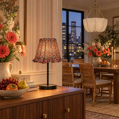 Lampe de table conique traditionnelle à une lumière avec abat-jour en tissu à motif floral pour chambre à coucher