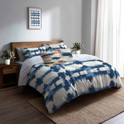 Modern Bedding Set Of 5 - Blue Horizon Ikat Duvet Cover And Throw Pillow Set