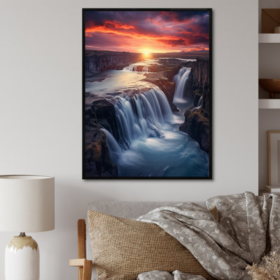 Summery Sunset Over Majestic Waterfalls, reproduction d'art sur toile