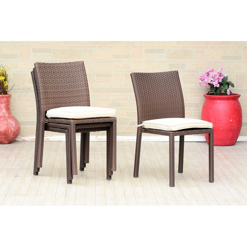Chaise d'appoint Chlorine New Liberty avec coussin blanc cassé, structure en aluminium et osier