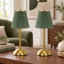 Lampe de bureau rechargeable à intensité variable avec tissu plissé vert sauge, forme conique, idéale pour les tables d'appoint des salons d'hôtel.-947897356
