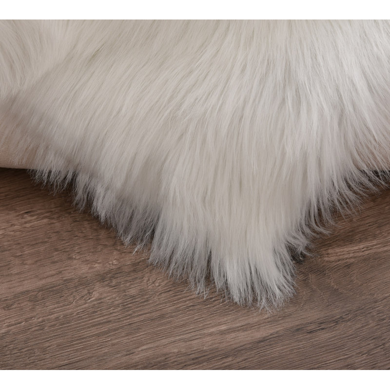 Mamduh Handmade Shag Faux Sheepskin White Rug, Rectangle 9' x 12'
