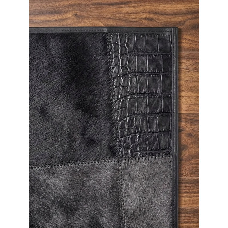 Tapis Abani Rugs Hide HID490A Noir Charbon à motif crocodile en relief, patchwork, en cuir de vache, 5 pi x 8 pi