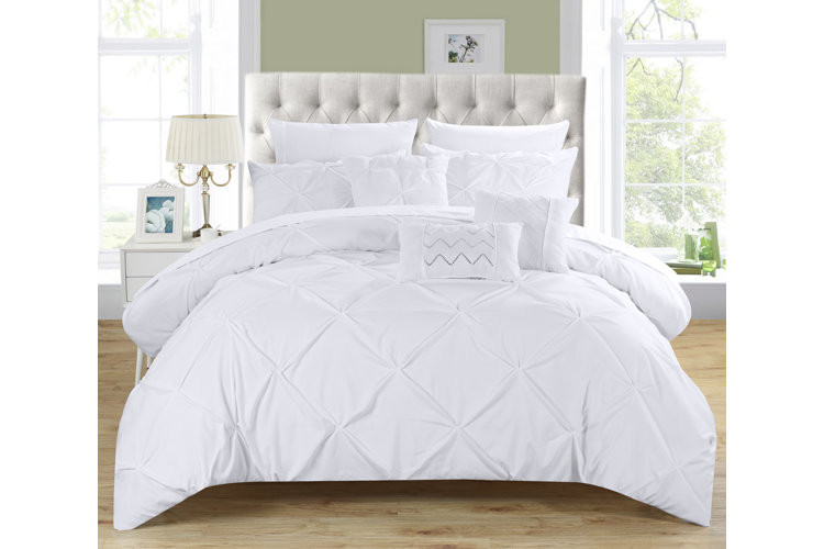 Yamna Comforter Set