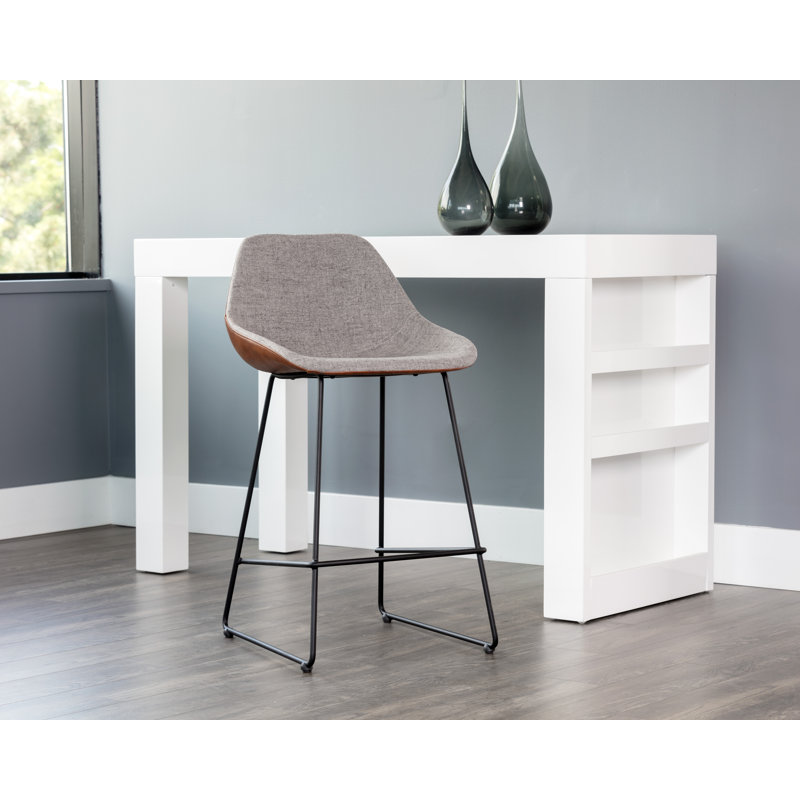 Tabouret de comptoir rembourré Inkeles avec structure en bois massif, Similicuir brun antique