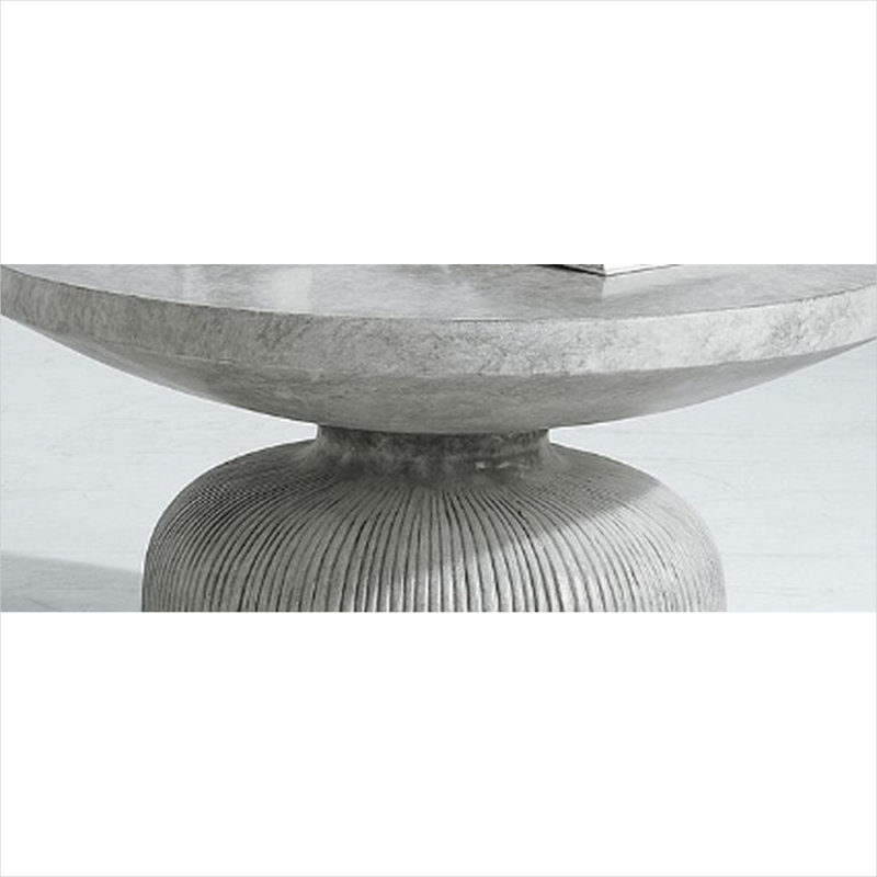 Table basse carrée avec fabrication en béton de fibres gris neutre, taille compacte de 30 pouces et design minimaliste