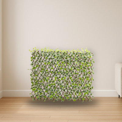 English Ivy Expandable Fence