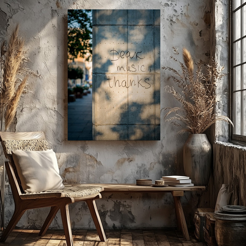 Toile «Un mur de béton texturé dans un cadre extérieur ensoleillé avec art mural», H 11 po x l 14 po