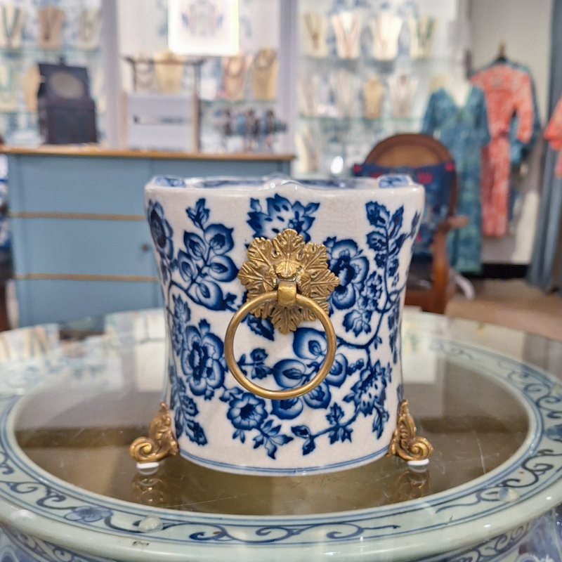 Pot à fleurs ovale en porcelaine avec bronze bleu et blanc Ormolu