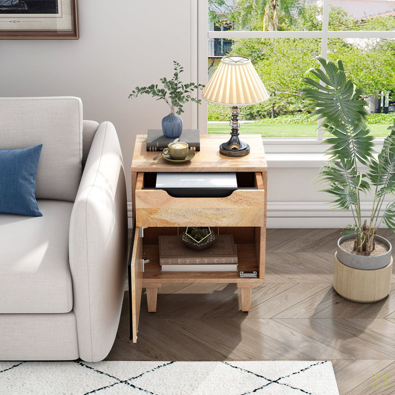 Table de chevet en bois naturel