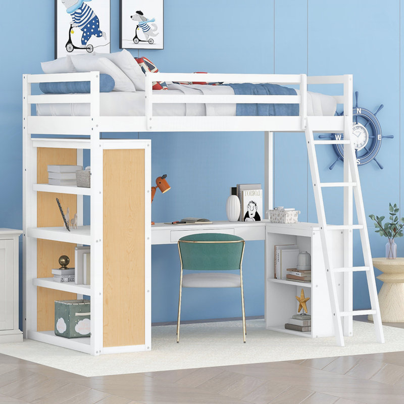 Lit moderne avec échelle, tablettes et bureau