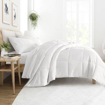 Soft Down-Alternative Essential Comforter