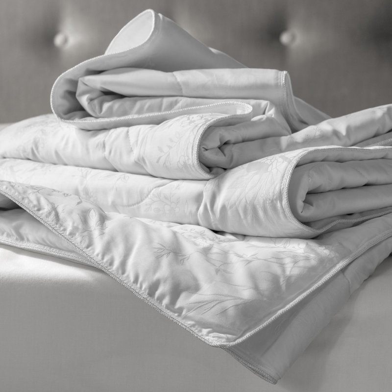 Lotus Microfiber Down Alternative Comforter, Single
