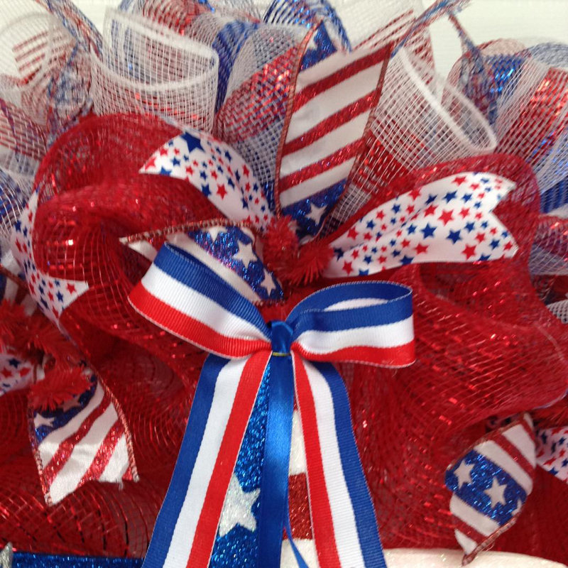 Couronne patriotique avec étoile scintillante