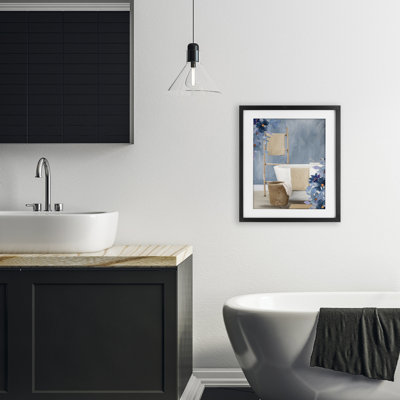 «Bathroom Blues», impression florale encadrée sous verre, design par Kim Allen