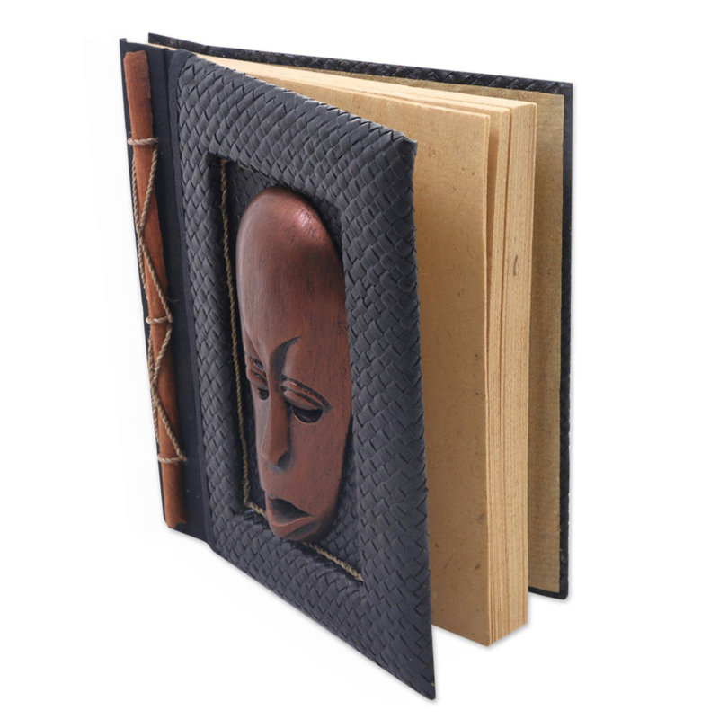 Novica Bronze Guardian, journal en fibres naturelles