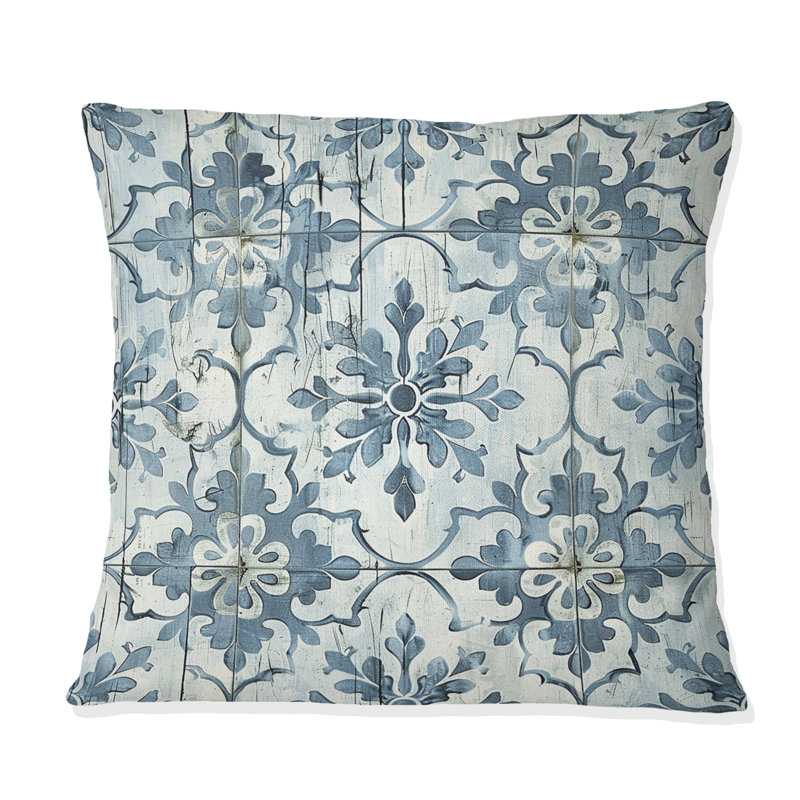 Motif de charme floral bleu bébé rustique IV - coussin floral, H 16 po x l 16 po, Carrée