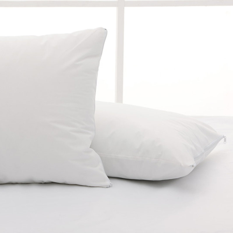 White Hypoallergenic Polyester Standard Pillow Protector Set
