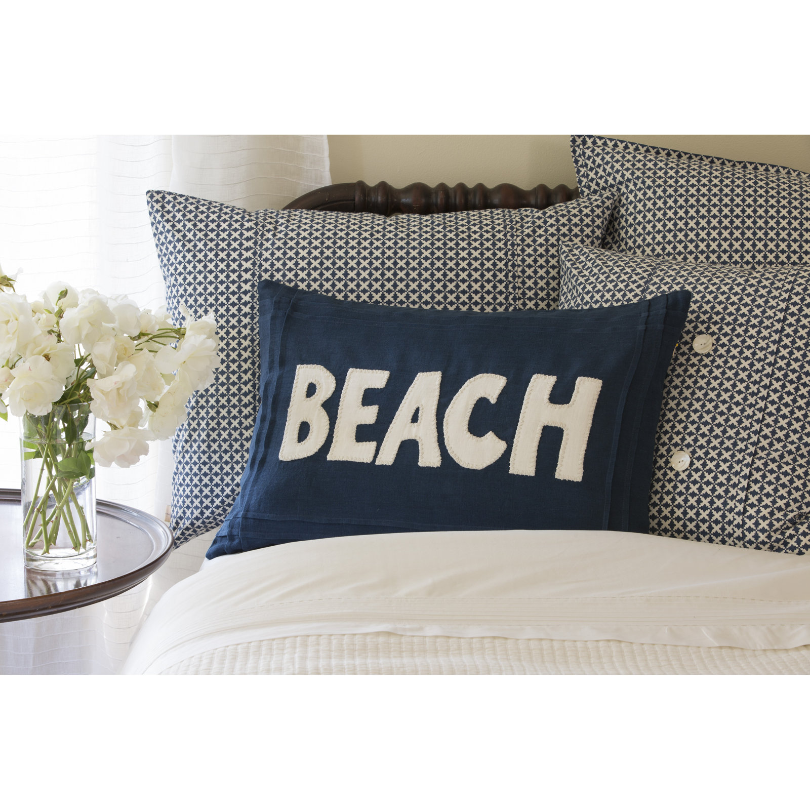 Raimi 24" x 16" Throw Pillow