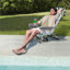 Chaise de plage pliable avec dossier réglable en 5 positions, capacité de 100 kg, structure en aluminium et tissu en polyester, largeur 65 cm