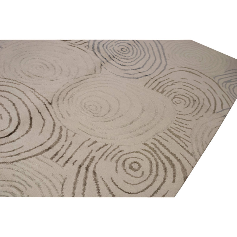 High-Quality Hand-Knotted Ivory And Grey Area Rug