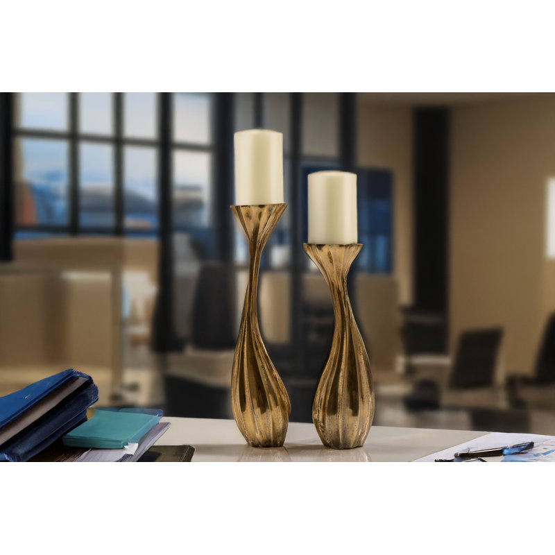 Tulipan Wavy Pillar Candleholders - Set Of 2  