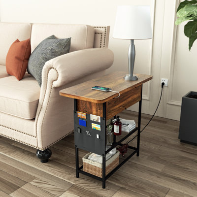 Table de bout Hogsett et ports USB et prises de courant avec poches latérales