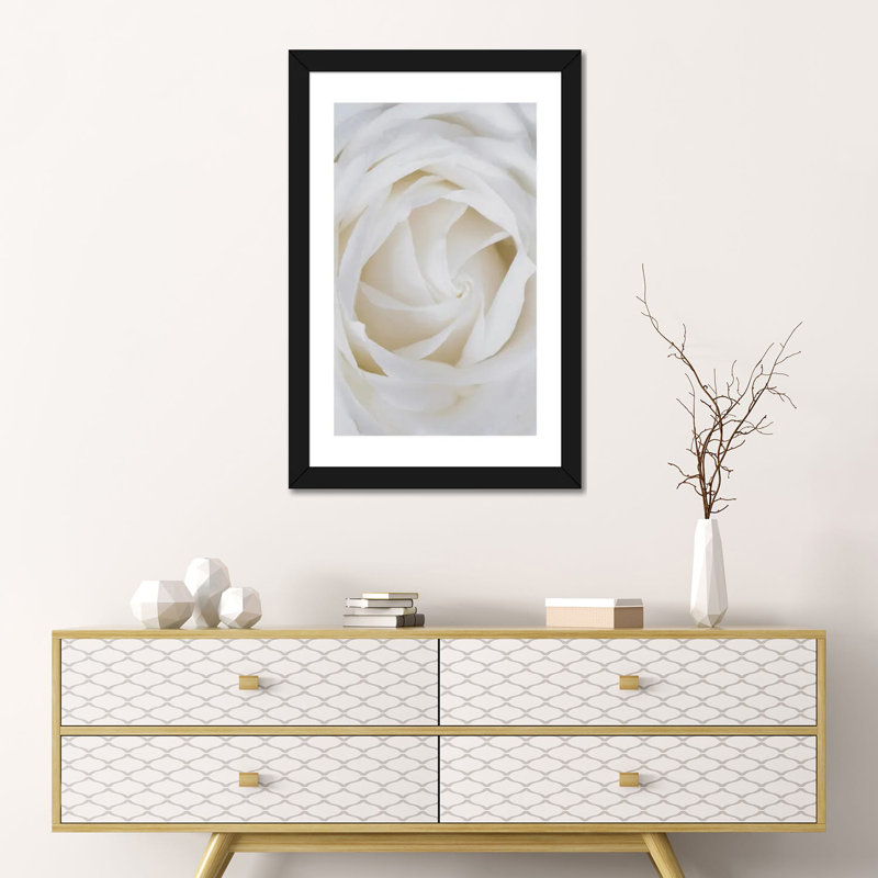 Roses blanches-reproduction de photo, H 24 po x l 16 po x P 1 po, Papier encadré noir, Blanc