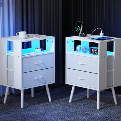 Ensemble de 2 tables de chevet avec station de charge et télécommande télécommandée, tables de chevet en blanc, tiroirs non tissés, panneau enduit pour une résistance à la chaleur facile à entretenir