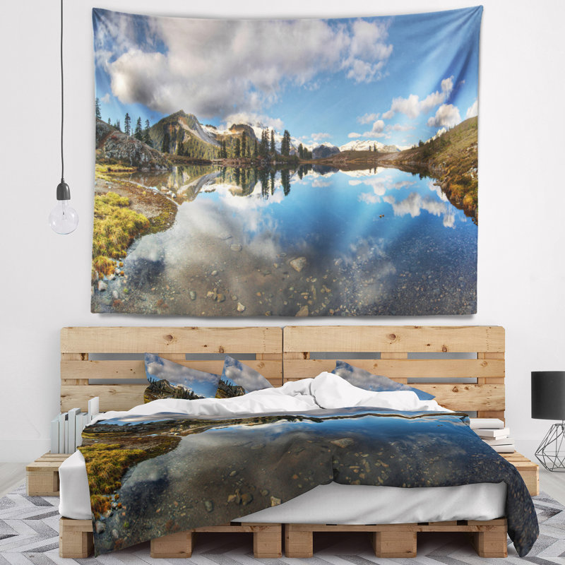 Tapisserie de polyester lake avec arbres de pin avec accessoires suspendus inclus, H 50 po x l 60 po