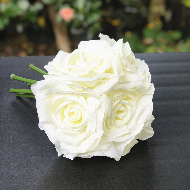 Arrangement de rose en soie ouvert artificiel, Crème