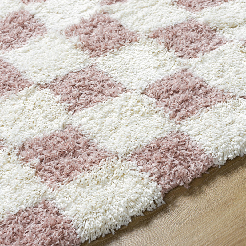 Tapis en polypropylène à carreaux rose Rafe, Rectangle 5 pi 3 po x 7 pi 3 po