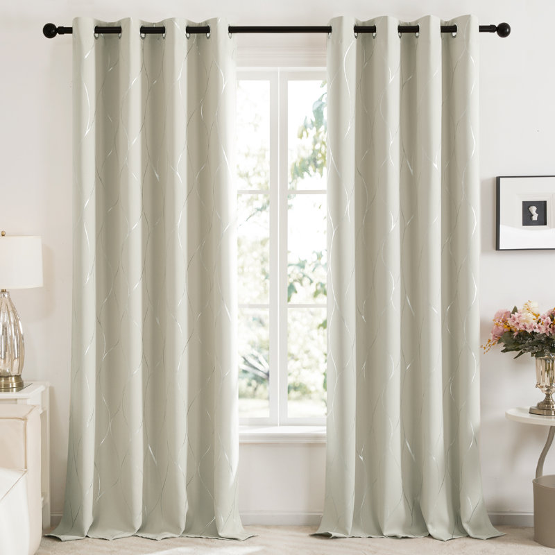 Panneaux de rideaux obscurcissants et isolants en polyester Kellda , L 52 po x L 72 po, Beige clair