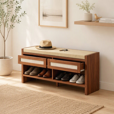 Banc à chaussures brun avec siège rembourré, 2 tiroirs en rotin et tablette de rangement ouverte pour l'entrée