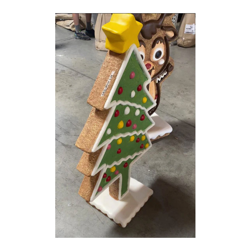 Petite statue d'arbre de Noël en pain d'épice
