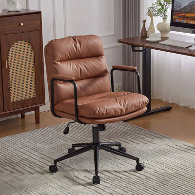 Chaise de bureau, chaise de bureau à dossier moyen avec roulettes et accoudoirs Fauteuil ergonomique pivotant en cuir de polyuréthane avec accoudoirs rembourrés, le dossier de la chaise peut s'incliner à 40 ° (brun)