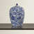 Motif floral bleu