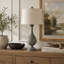 Ensemble de 2 lampes de table Cipolla Poly 29 po en polyrésine avec fini bois poudré acide, laiton vieilli et abat-jour en lin naturel, de la galerie Grandview.