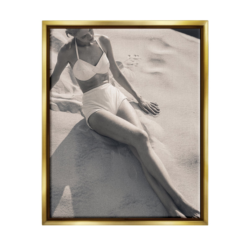 «Beach Fashion» par Graffi * Tee Studios - reproduction sur toile avec cadre flottant, H 21 po x l 17 po x P 1,7 po