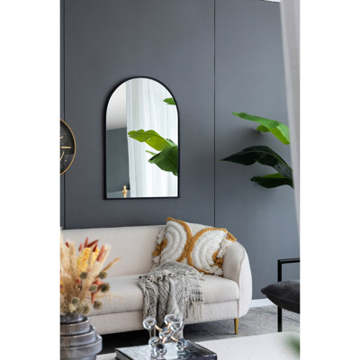 Miroir arqué noir avec bordure en métal robuste pour le vestibule du cadre de salle de bain du salon