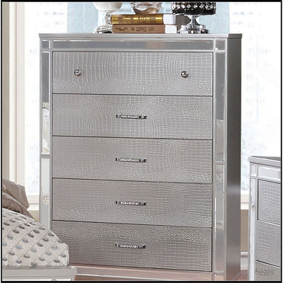 Poignées rondes en chrome de style contemporain avec poignées rondes en chrome et cristaux de style contemporain pour chambre à coucher