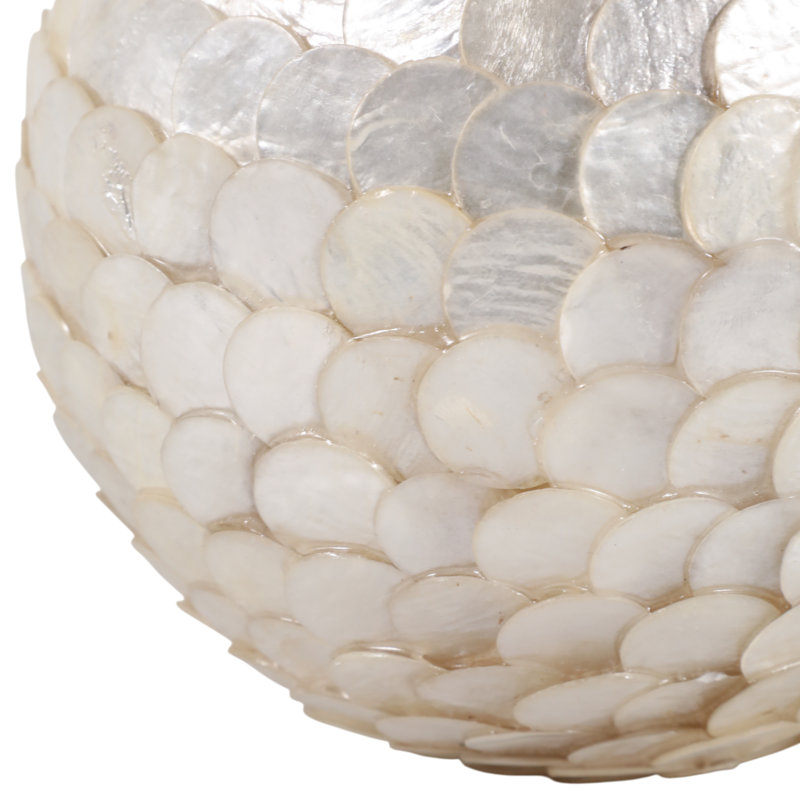 Sculpture sphérique en coquillage Capiz, idéale pour la décoration de table ou d'étagère - 15 cm, ivoire et métallisé