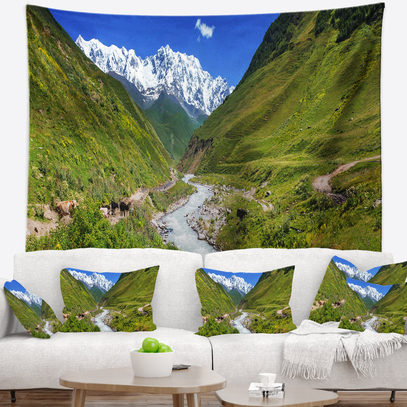 Paysage, rivière, tapisserie du Caucase, H 50 po x l 60 po