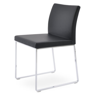 Chaise de salle à manger rembourrée en métal Aria